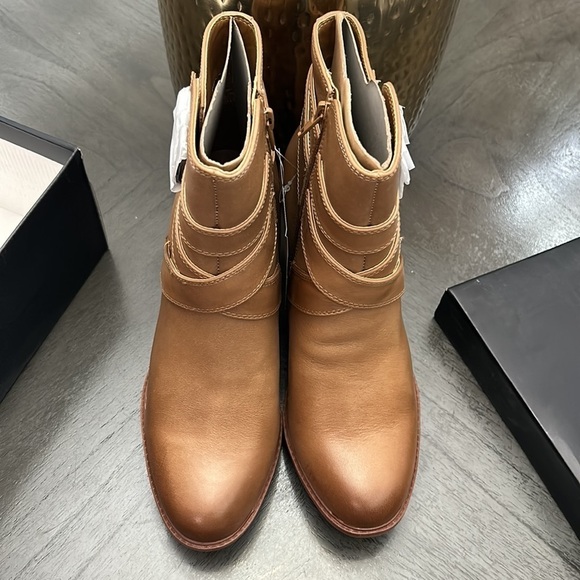 NATURALIZER Lyra Lug Sole Booties (WIDE) - Picture 9 of 13